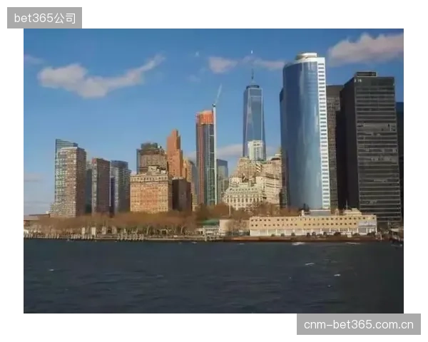 从寒冷的北欧到湿热的迈阿密或干燥的墨西哥城，巨大的气候差异是对挪威队后勤保障和球员身体状态的综合考验。